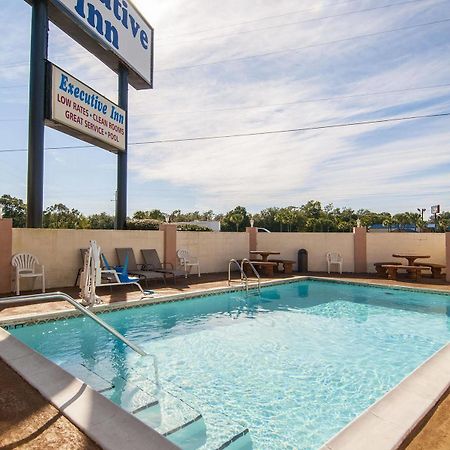 Executive Inn Ferry Pass Εξωτερικό φωτογραφία