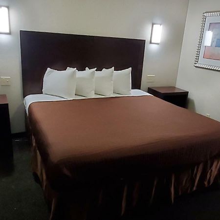 Executive Inn Ferry Pass Εξωτερικό φωτογραφία