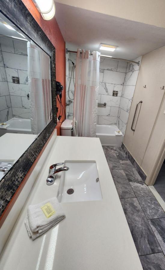Executive Inn Ferry Pass Εξωτερικό φωτογραφία