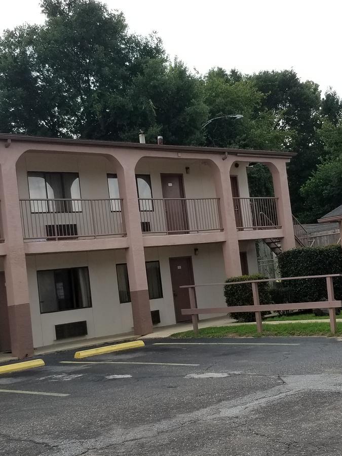 Executive Inn Ferry Pass Εξωτερικό φωτογραφία